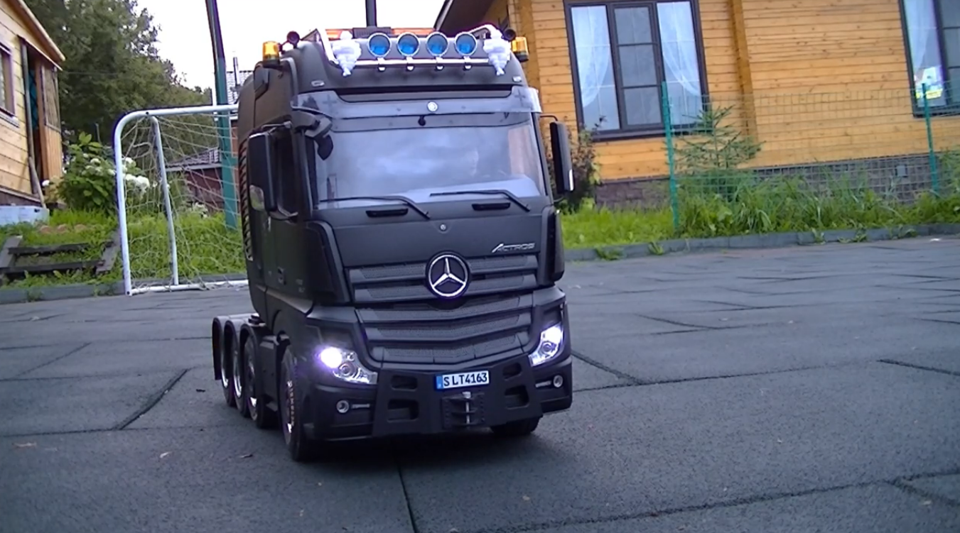 Грузовик Mercedes Actros 4163 SLT